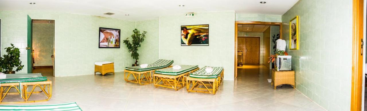ジョリー ヴィル ゴルフ&リゾート シャルム・エル・シェイク エクステリア 写真 Massage beds at a spa