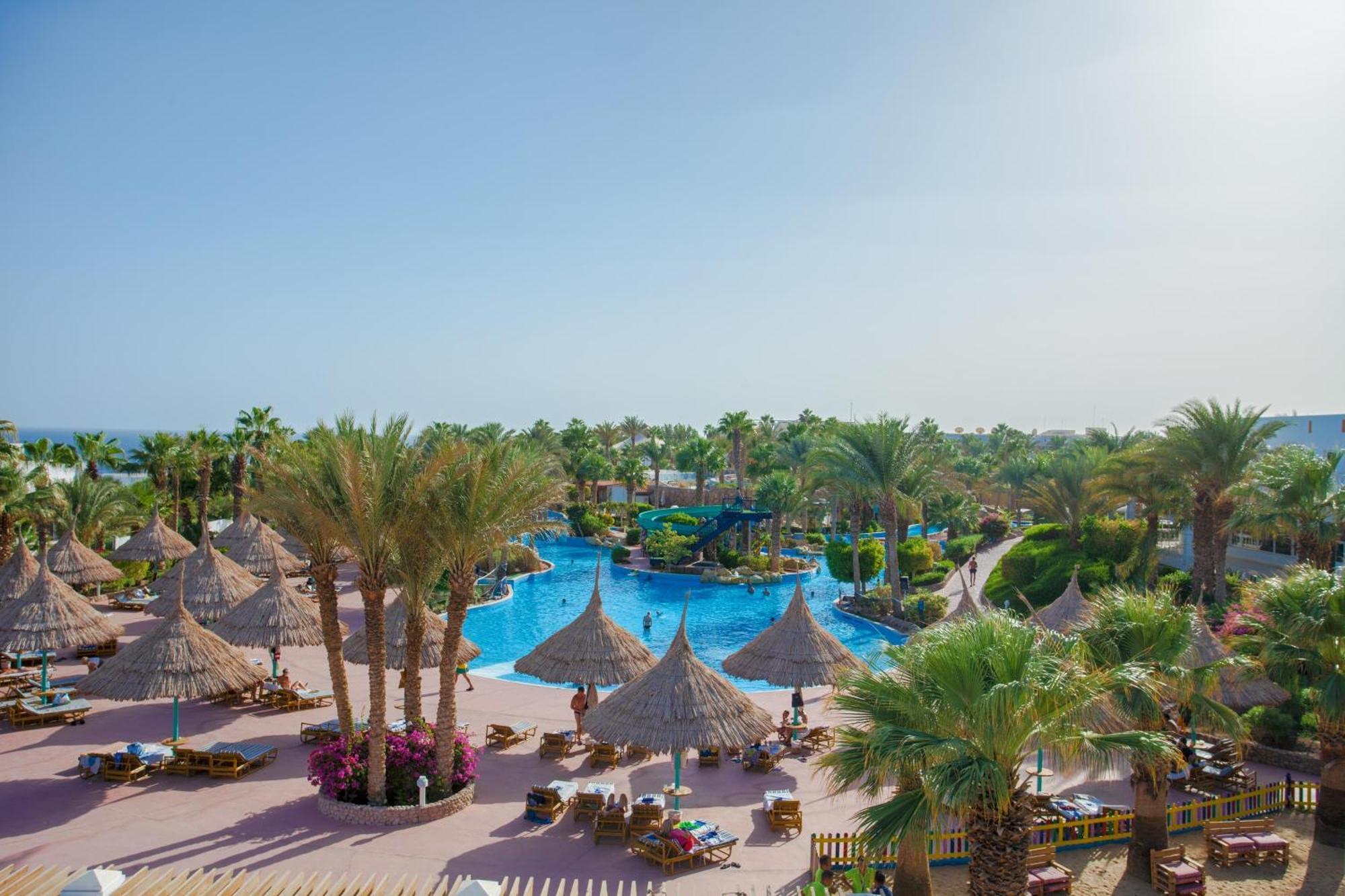 ジョリー ヴィル ゴルフ&リゾート シャルム・エル・シェイク エクステリア 写真 The resort's main pool