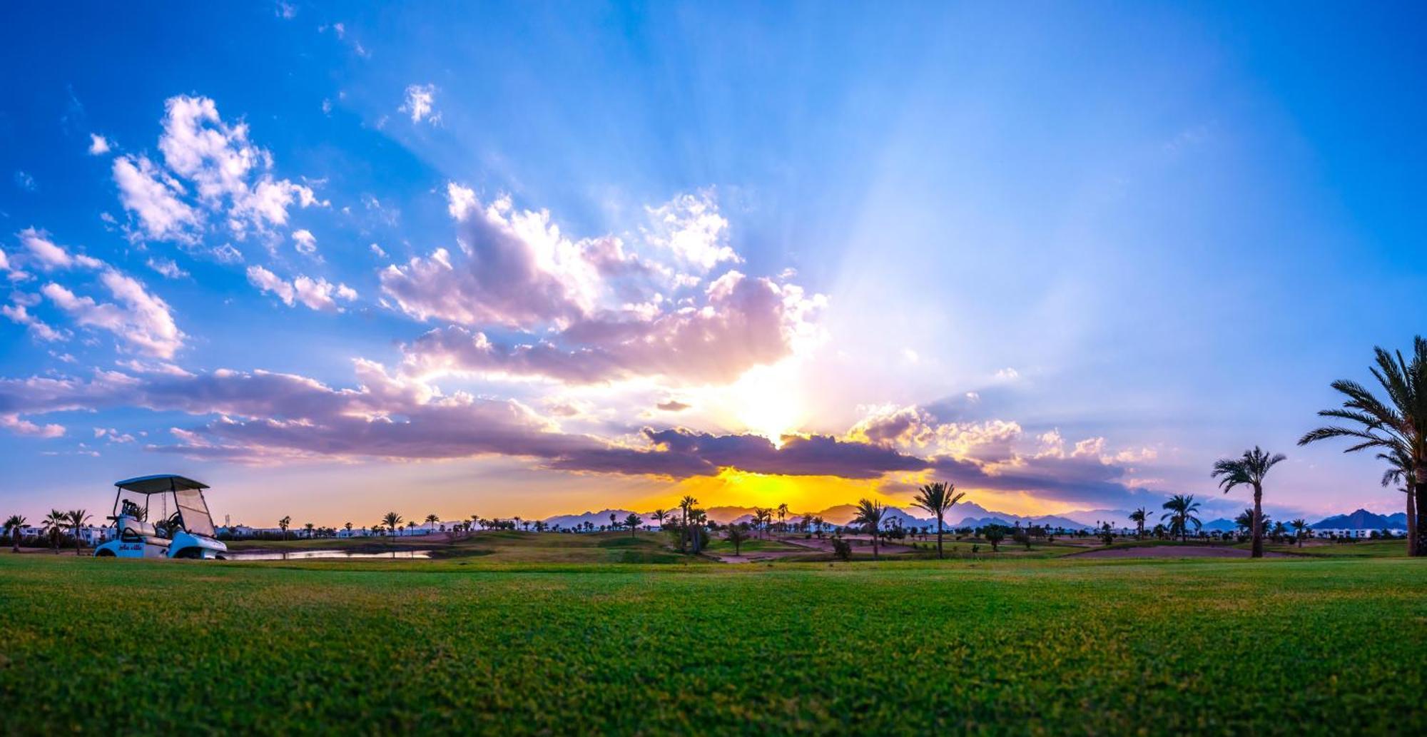 ジョリー ヴィル ゴルフ&リゾート シャルム・エル・シェイク エクステリア 写真 Sunset in the desert