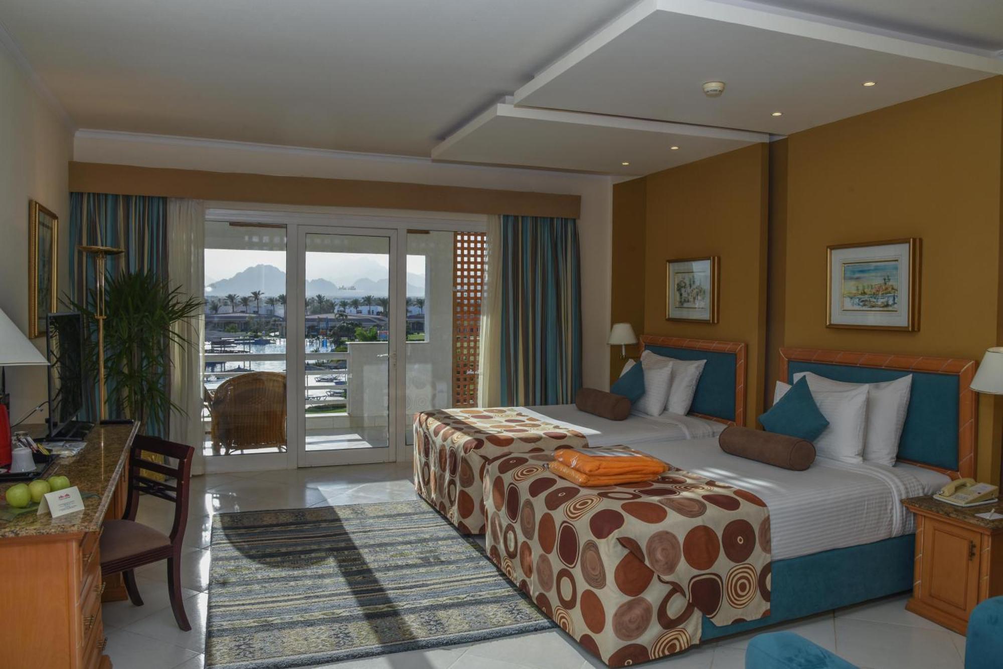 ジョリー ヴィル ゴルフ&リゾート シャルム・エル・シェイク エクステリア 写真 A room at the Hilton Sharm El Sheikh
